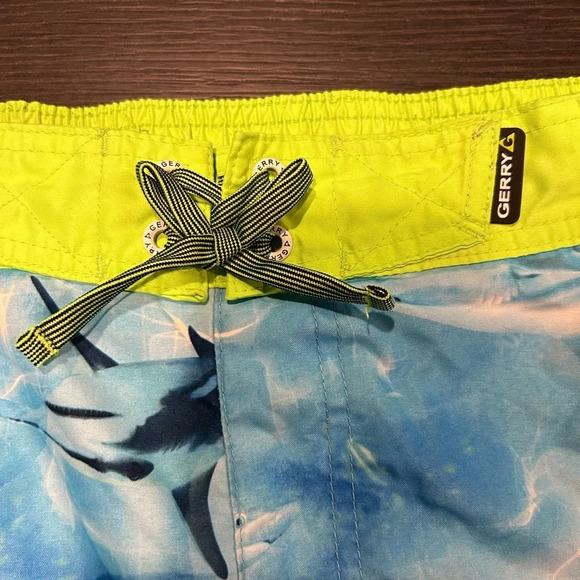 Gerry Youth Boys Shark Print Tie Waist w Pockets Swim Trunks Large 14-16 - Picture 4 of 8